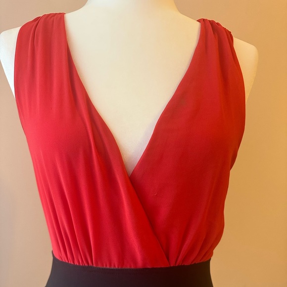 Bodycon deep v dress - Picture 2 of 4